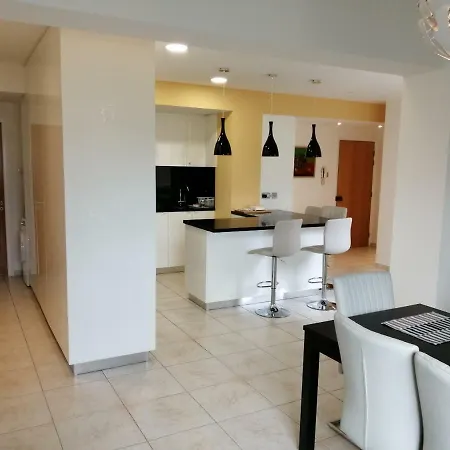 Downtown Apartment *